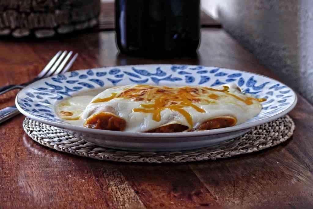 Canelones De Carne Con Crema De Coliflor