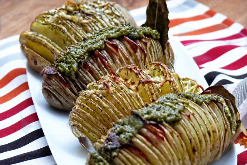 Patatas Al Horno : Hasselback Con Bacon Y Pesto